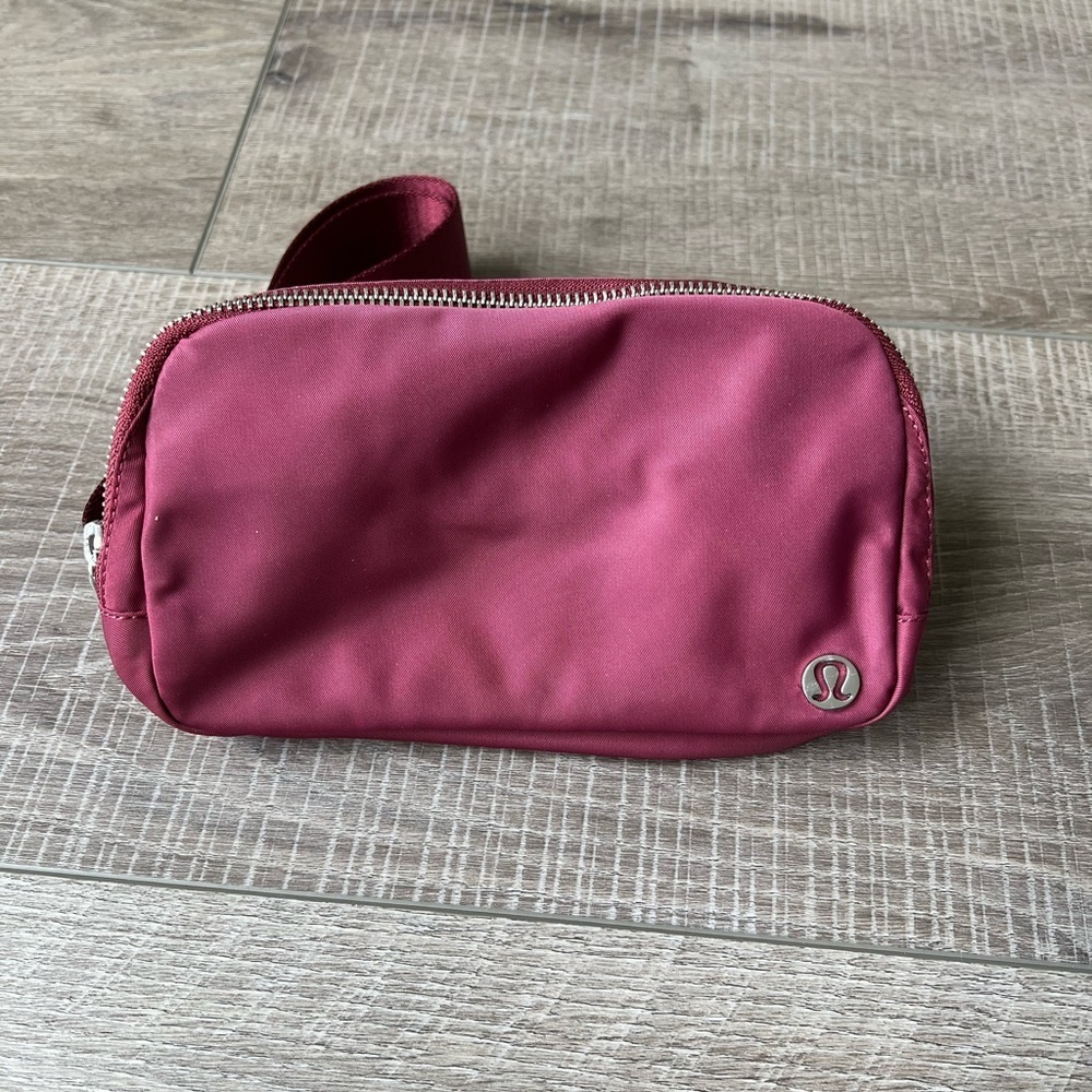 OG Lululemon Everywhere Belt Bag in Mulled Wine
